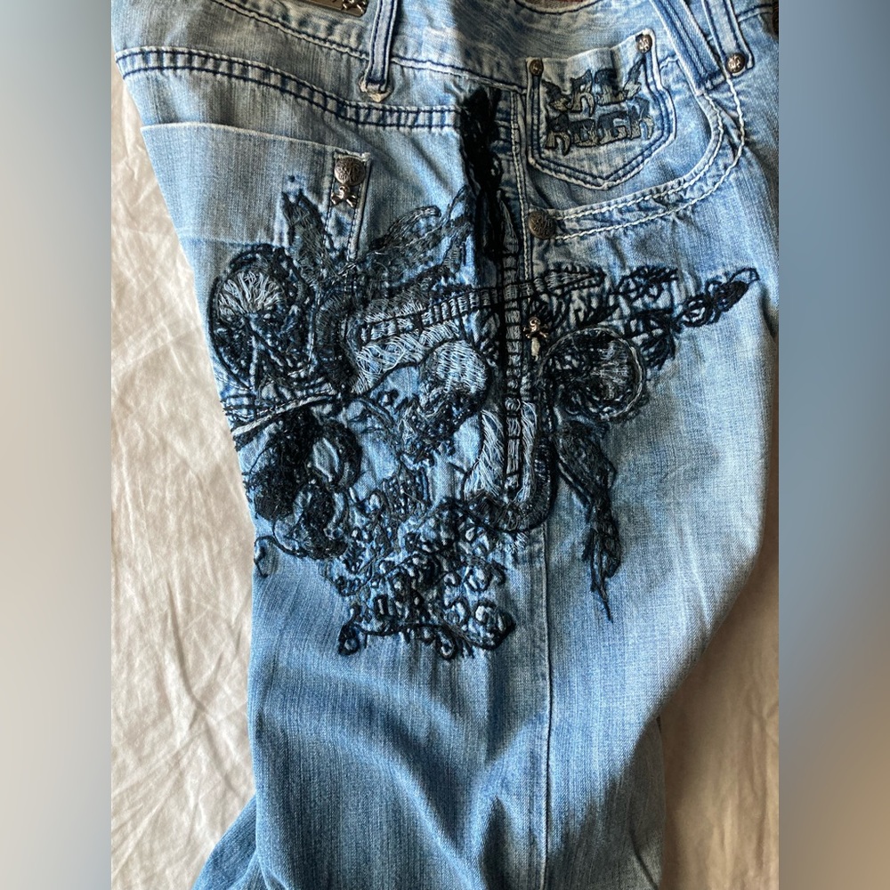 Vintage Rerock Women’s Embroidered Wide Leg Jeans - Picture 9 of 16